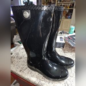 UGG Rainboot Size 6 Brand New